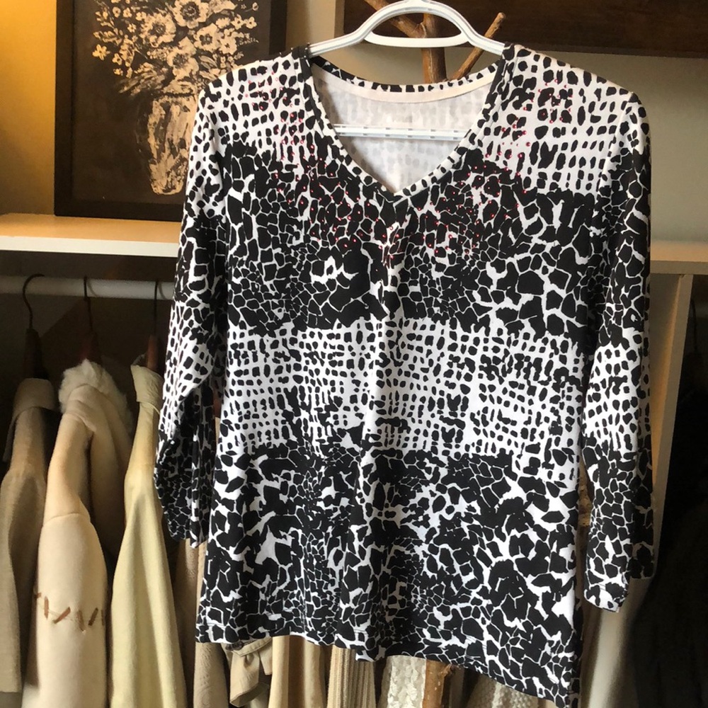 Alia Petite Black and White Patterned Women's Top